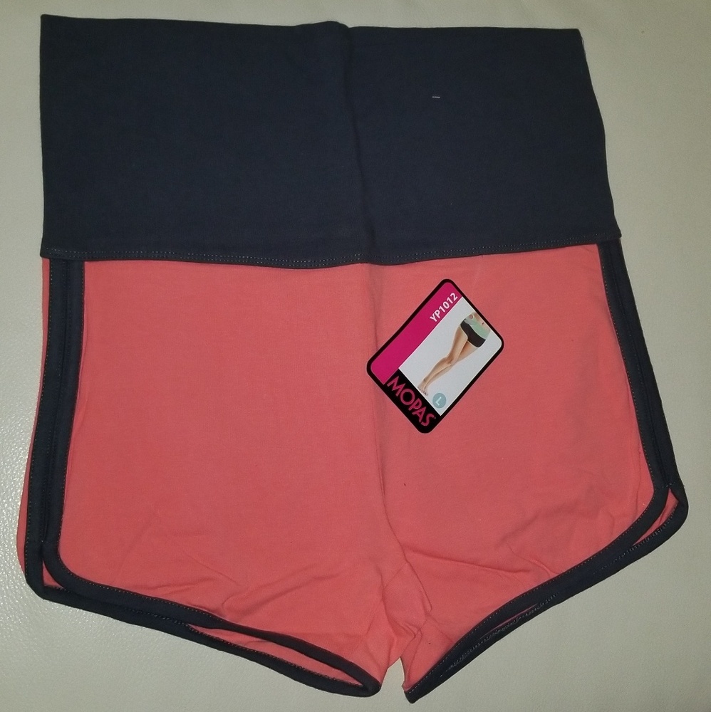 Shorts with flipable high waist